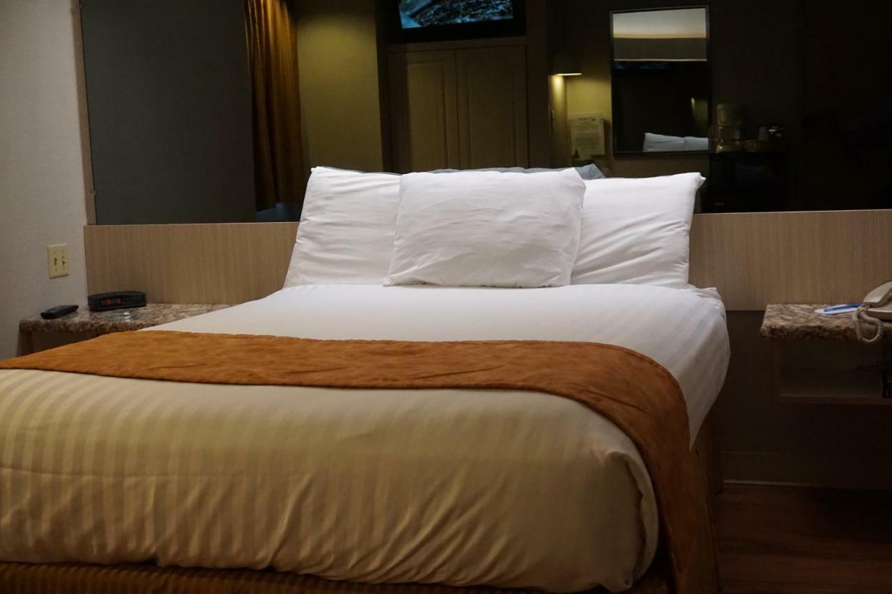 Centerway Hotel Buffalo Тонаванда Екстер'єр фото